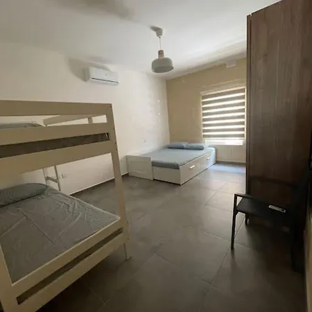 7b The Grove Apartman Xagħra