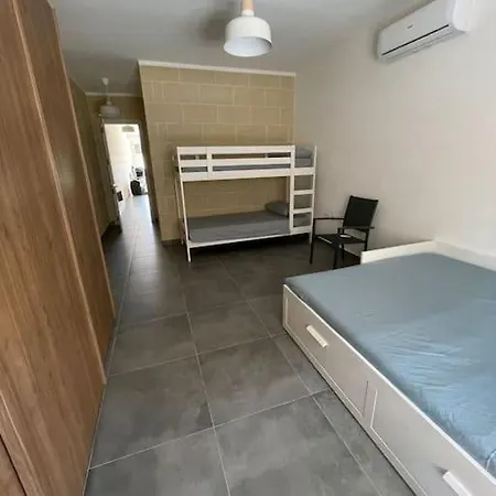 7b The Grove * Xagħra