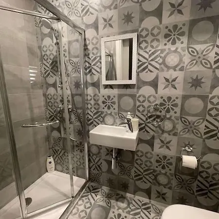 7b The Grove Apartman